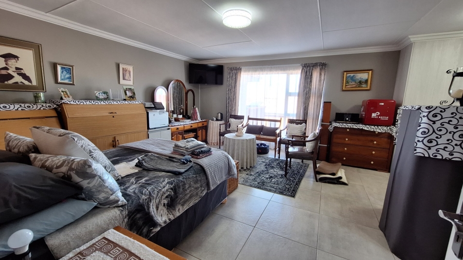 2 Bedroom Property for Sale in Dana Bay Western Cape